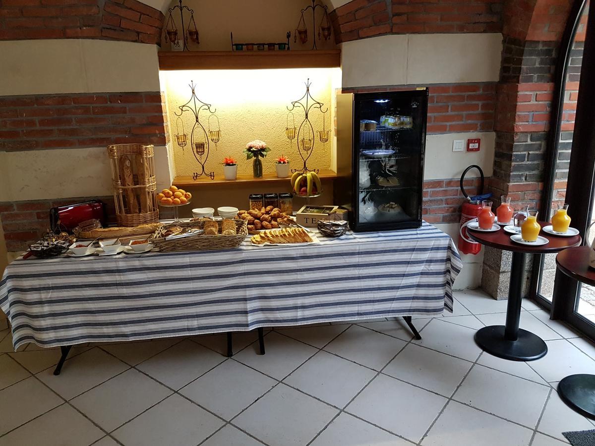 Domaine De La Corbe Frühstückspension *